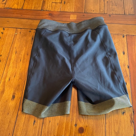 Cute Lululemon Bike / Run Shorts - Picture 4 of 7